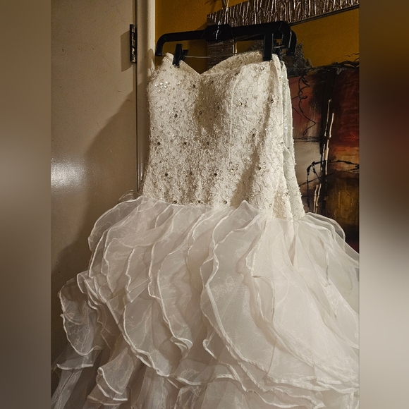Sequin Ruffle High-Low wedding dress with Veil - Picture 3 of 12